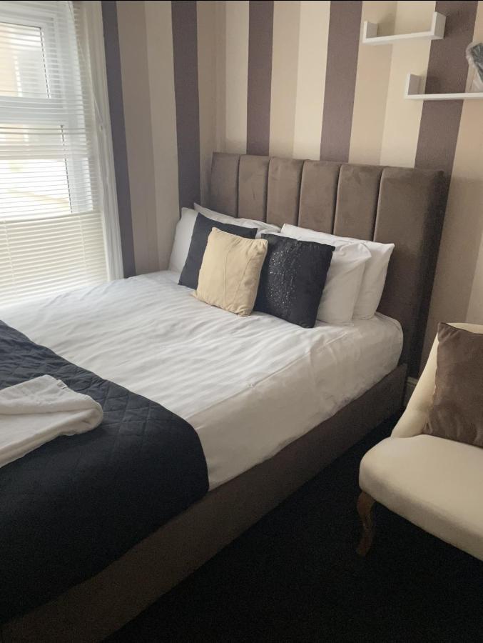 Phildene Suites Blackpool Esterno foto